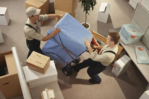 How Many Movers Does a Business Need for a Move?